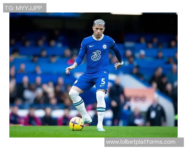 欧联杯精彩对决切尔西逆转那不勒斯全场沸腾瞬间回顾与分析