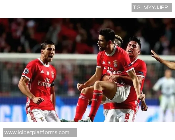 足总杯精彩对决波尔图大胜本菲卡红牌事件引发全场热议